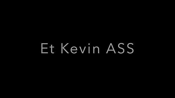 the sexy twink KEVIN fucked outdoor in the night in public park