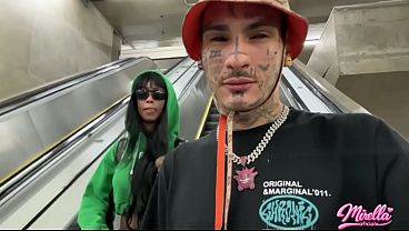 ELA NÃO AGUENTO VER O VOLUME MARCANDO E ME MAMOU DENTRO DO METRO DE SAO PAULO