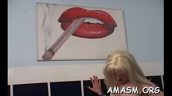 Hottie endures humiliation when sucking a large weenie