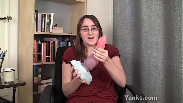 Download Video - Horny Yanks Girl Silvia Masturbating