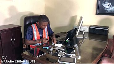 NASTYBITCH GOT FUCKED AFTER THE PHONE TECHNICIAN HELPED HER FIX HER PHONE