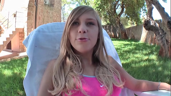 german teen turist makes her first porn outdoor