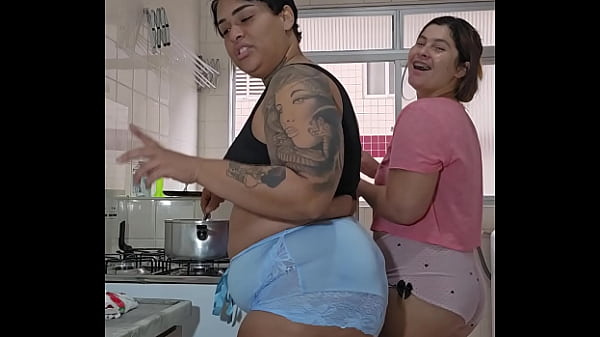 After making strawberry love I'm going to fall on her pussy
