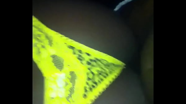 Download Video - Pretinha ganhando pika na madrugada