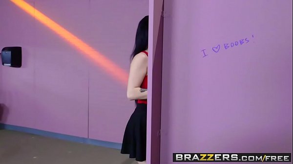 Download Video - Brazzers - b&period; Got Boobs - &lpar;Noelle Easton&rpar; &lpar;Johnny Castle&rpar; - Two Boobs One Hole