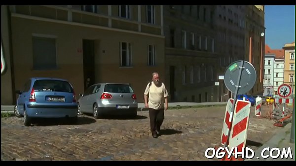Mad old boy licks young pussy