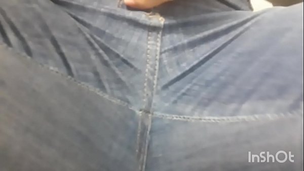 Download Video - Tocando siririca de cal&ccedil;a jeans e depois tirando a roupa para gozar &lpar;mais deste v&iacute;deo no Red&rpar;
