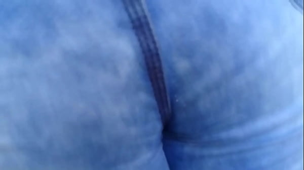 Download Video - Hermoso culo en jeans