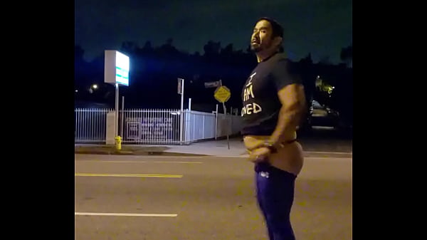 Download Video - Fat butt latino public street twerk
