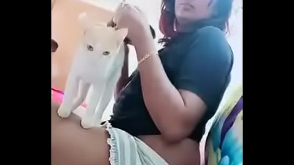 Download Video - Swathi naidu sexy while eating