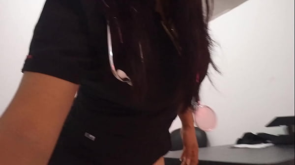 I'M BORED IN THE OFFICE AND I PUT IN A BUT PLUG TO GET AROUS AT WORK. I'M A SLUT IN MY OFFICE