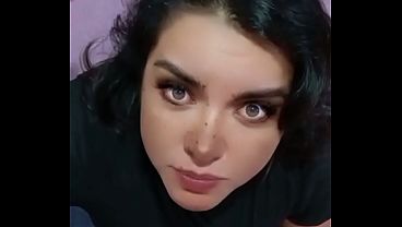 Download Video - Latina caliente y gemidora coge bien rico mientras pide verga