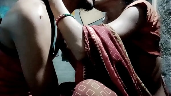 Download Video - Sexy kissing