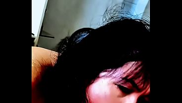 Velho amigo da família pediu boquete escondido e falou para guardar segredo e ainda me fez engolir seu esperma