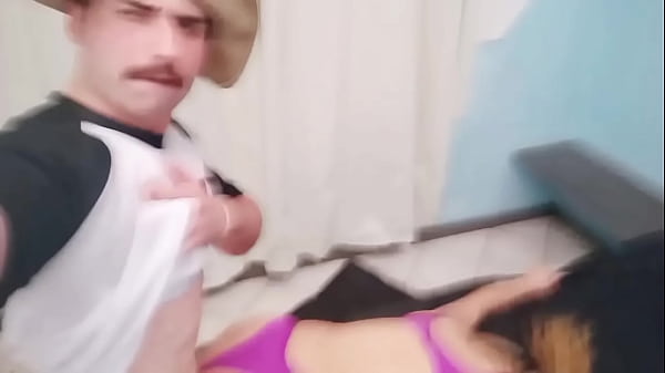 Gozando dentro do cuzinho da Hotwife gostosa do sul