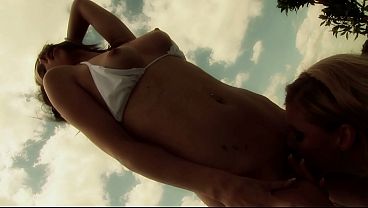 Tammie Wishes She Tried Lesbian Sex Sooner