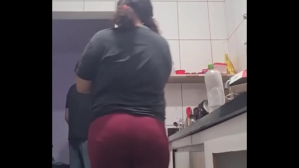 Madrastra gorda en la cocina TABÚ
                   Madrastra gorda en la cocina TABÚ muchos negros