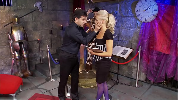 Costumed Chicks Anna Lovato, Leila Bee And Lou Lou Have Sex In Museum