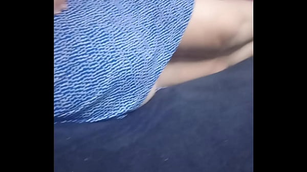 Hot milf teases with her legs & sexy feet , very nice