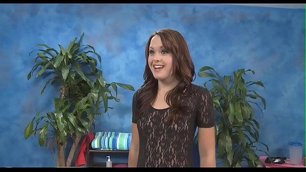 Tanned sweetie enjoys pecker ride