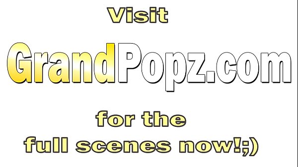 BABE with tattoos blowing dick