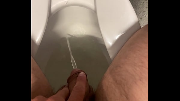 I took 3 massive pisses in the airport ?