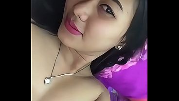 Hot Indo beauty plays with her wet pussy
