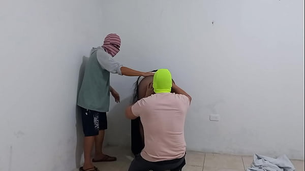 Download Video - ALBA&Ntilde;IL LE CUMPLE LA FANTASIA A SU ESPOSA EN EL DIA DE  LAS BRUJAS&excl;&excl; ELLA QUERIA TENER SEXO CON EL MEJOR AMIGO DEL ESPOSO Y SER OBSERVADA MIENTRAS LA FOLLAN COMO PUTA EN SU PRESENCIA&period; PORNO REAL CASERO