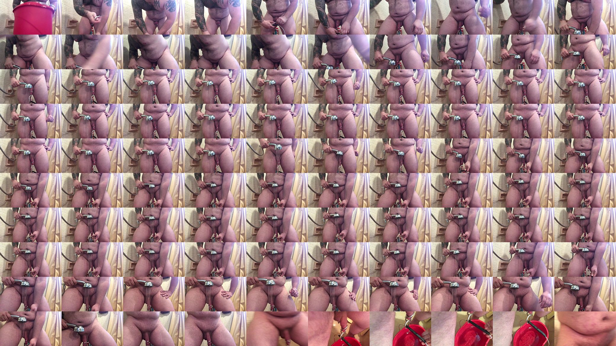 Pierced Johnson Penis stretched with 10L bucket of water 预览图