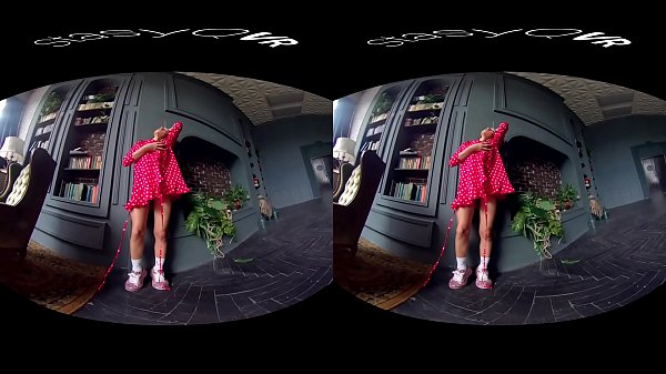 Download Video - Beautiful amateur girls dancing and teasing in this exclusive VR video