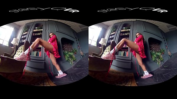 Beautiful amateur girls dancing and teasing in this exclusive VR video