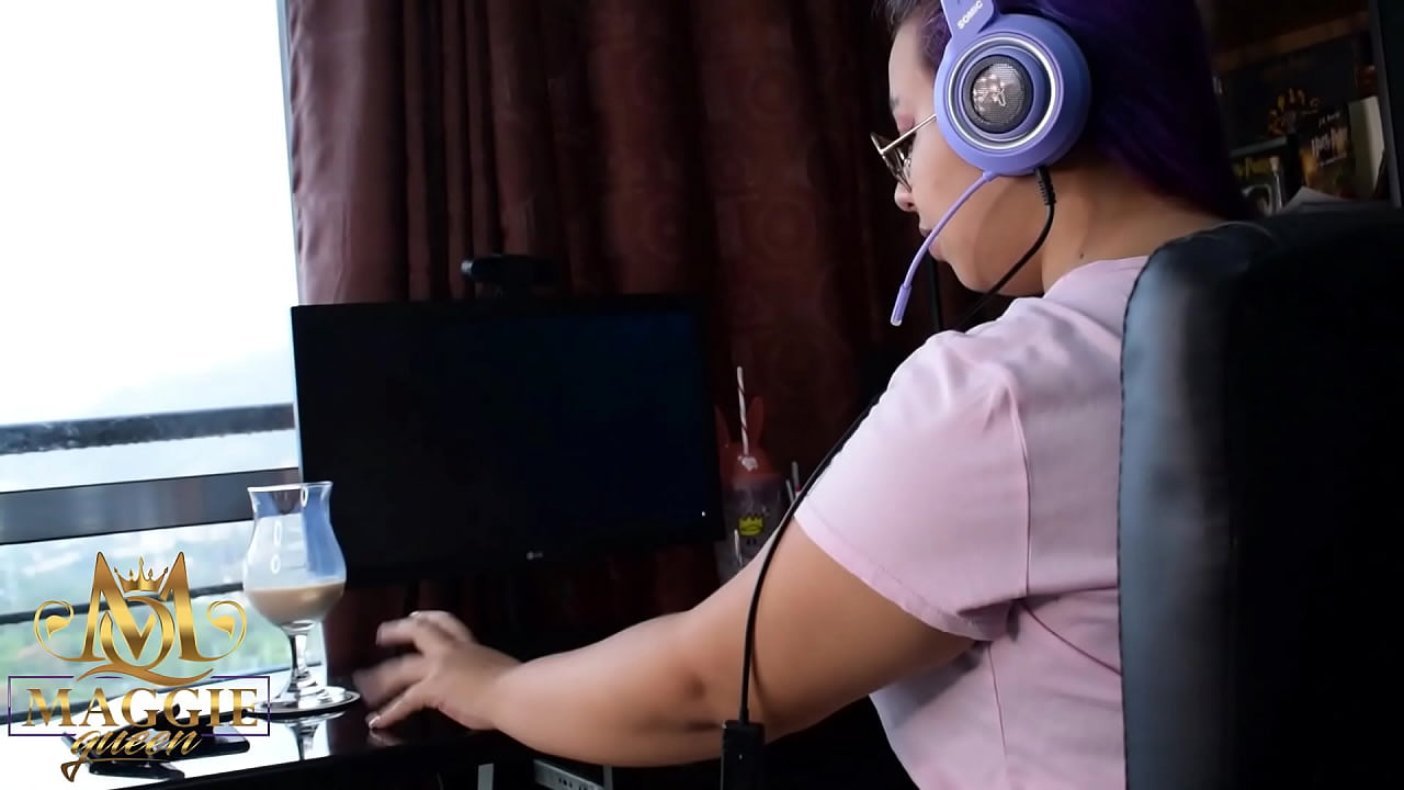 Fóllame mientras juego videojuegos
                    latina blowjob POV bbw big tits muchos negros