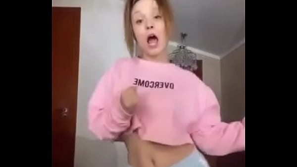 Larissa Manoela Hot Dancing #2