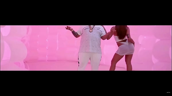 Anitta safada rebolando