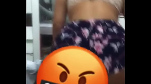 novinha rebolando gostoso