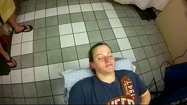 Blutjunge Teenie-Schlampe (19) entsaftet ihren Herren.....