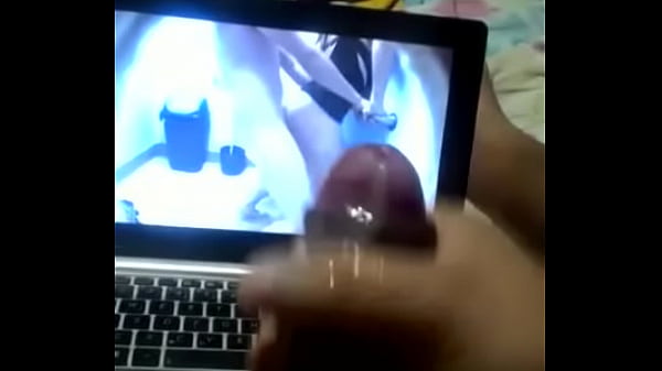 Download Video - Batendo punheta e gozando muito
