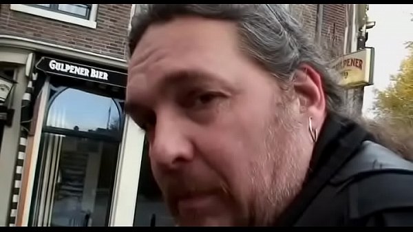 Sexy dark hooker sucks a white big pole and gets licked hard