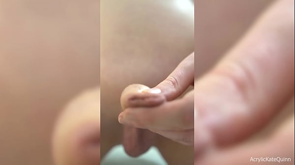 Teaser de close-up do prepúcio e do jogo de óleo