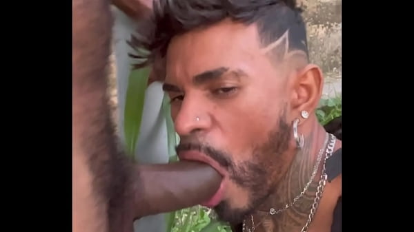 Download Video - Depois que eu sai da academia fui na trilha do arpoador aqui no Rio de Janeiro e mamei v&aacute;rios garotos e todos do pau grande