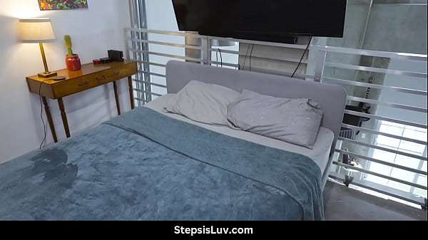Download Video - Stepfamily Vacay Lay with Honey Hayes and Duncan Saint