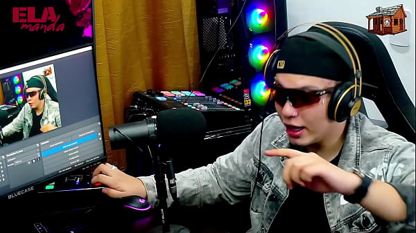 Download Video - Binho Ted trouxe duas gostosas pro Podcast&comma; ja chegou tirando a roupa delas&comma; que del&iacute;cia&excl;- Podcast P&aacute;pum no Barraco&excl; - Ela Manda