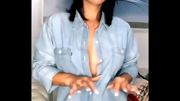 Nipslip at dance