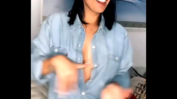 Nipslip at dance