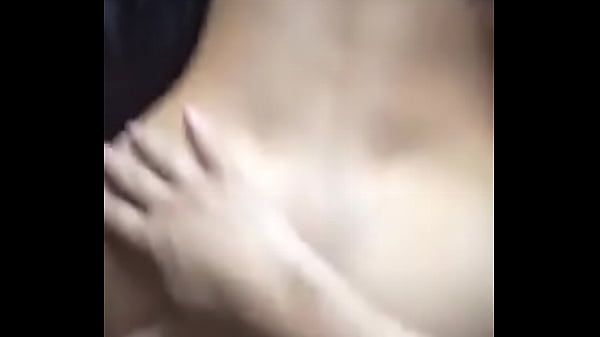 Comendo a gostosa e gozando ela toda