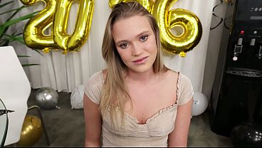 Best Friend Makes Sure I Start The New Year The Right Way - Chloe Rose