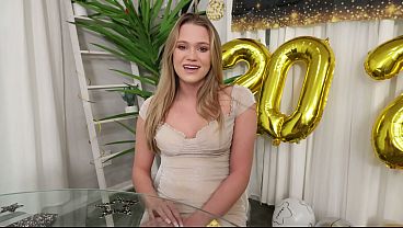Best Friend Makes Sure I Start The New Year The Right Way - Chloe Rose