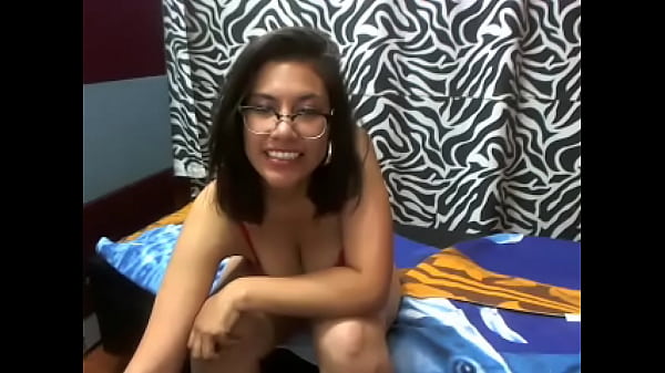dulcinea puts on heels