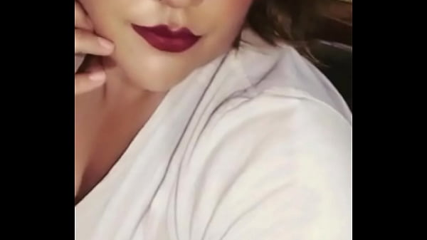 Download Video - angie gabriela mamando