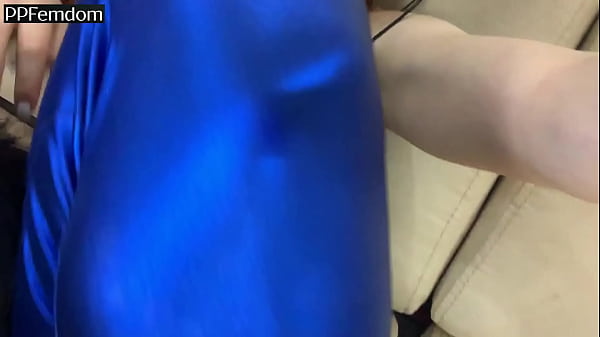 Download Video - Amateur Real Femdom LifeStyle Pussy Worship In Blue Leggings